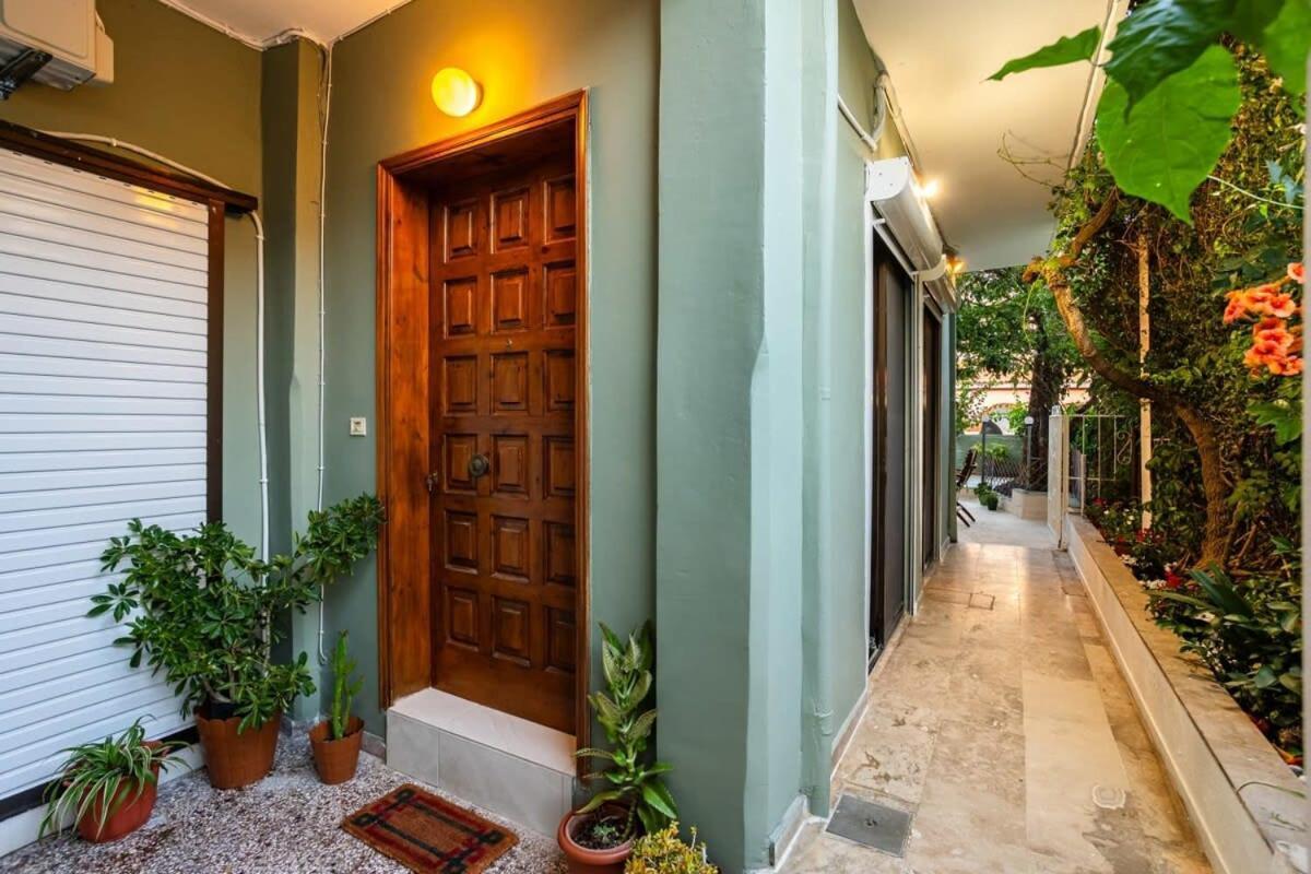 Escape To Kalamata's Old Your Urban Oasis Apartment
